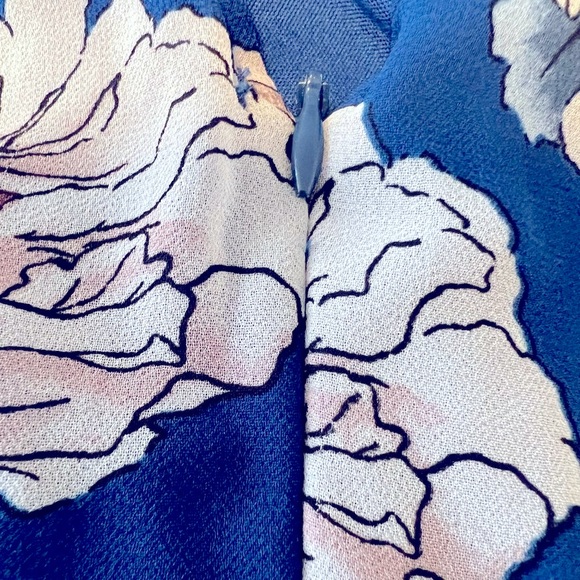 ASTR The Label Blue Floral Dress - Picture 5 of 5